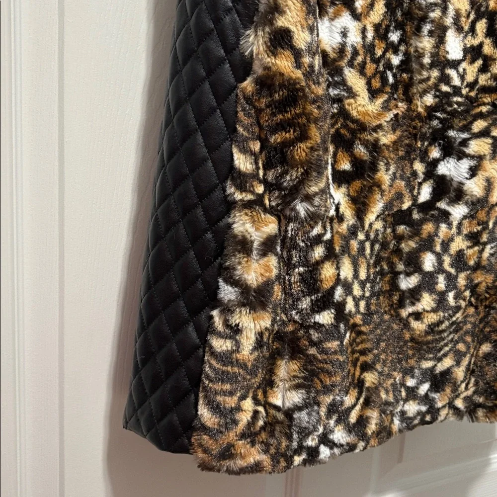 Adrienne Landau Brown and Black Faux Fur Vest - Picture 6 of 14